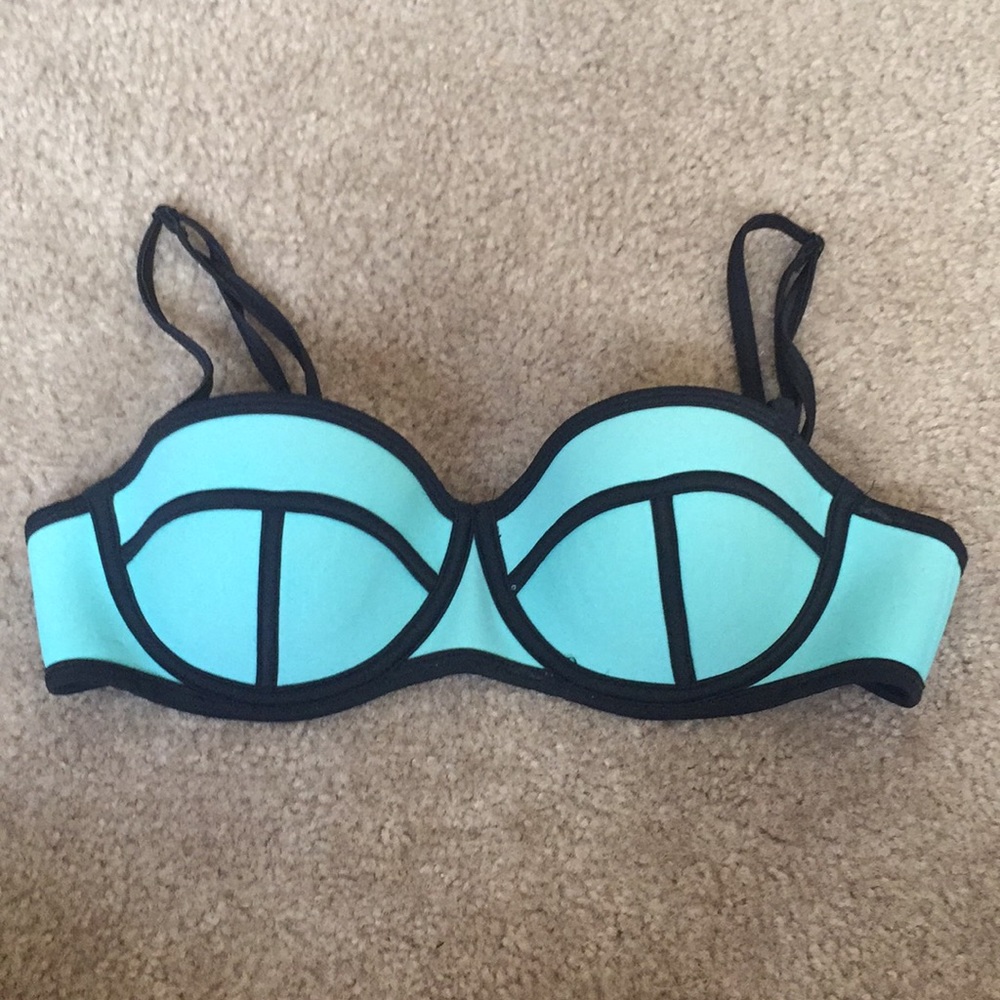 Triangl size small top